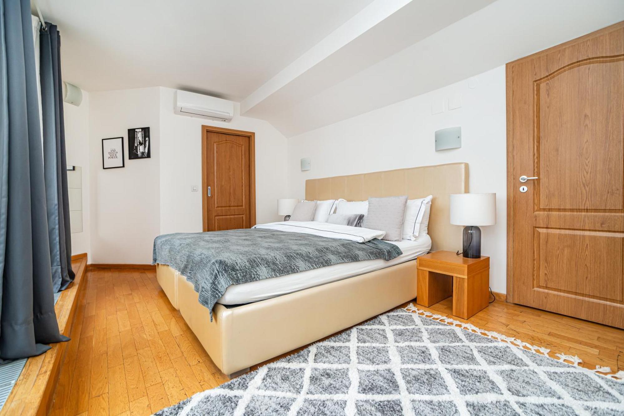 Lavish And Chic Duplex Daire